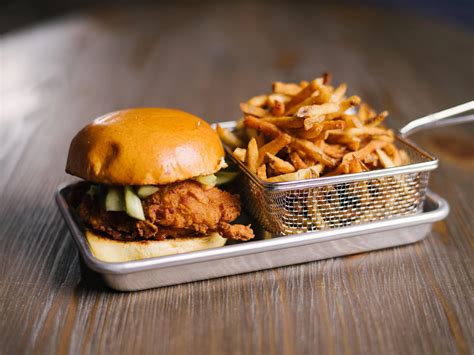 Hotel in Cherry Hill, NJ | Holiday Inn Philadelphia-Cherry Hill