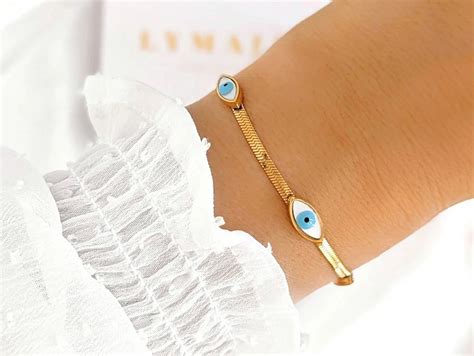 Akinara - Elegant Earrings, Necklaces, Bracelets & Rings for Women