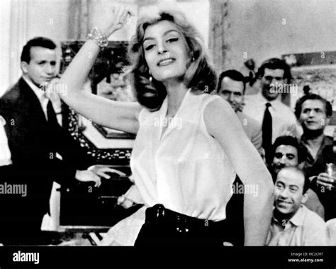 NEVER ON SUNDAY, (aka POTE TIN KYRIAKI), Melina Mercouri, 1960 Stock ...