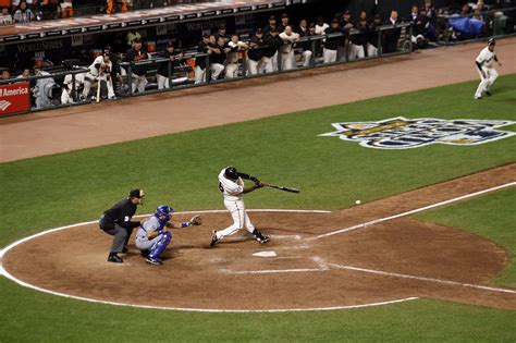 World Series Game 2 Recap: Edgar Renteria's Heroic Effort Sparks Giants