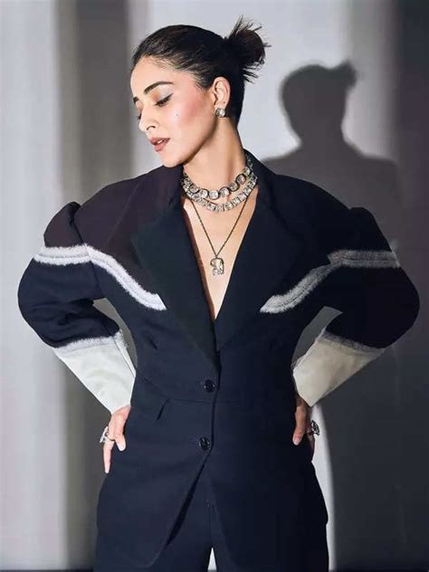 Ananya Panday sets hearts racing in electric blue tube top, see ...