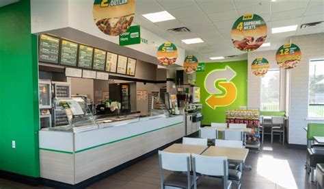 Subway Restaurant 的图像结果