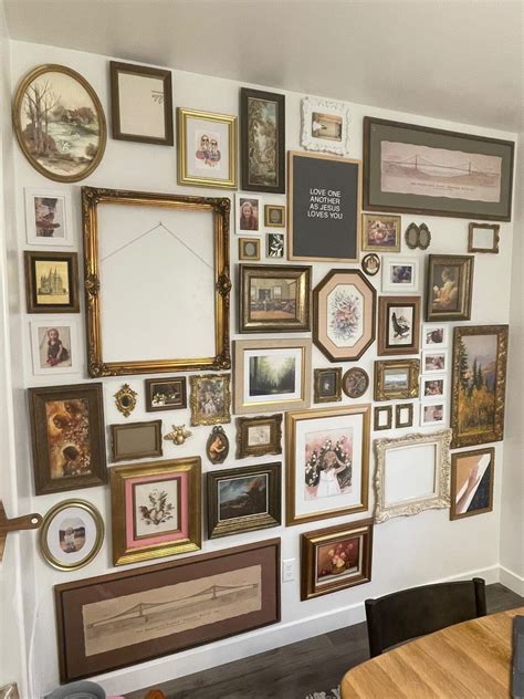 Pin by Buğra Kaan Cantürk on eclectic photo wall | Gallery wall living ...