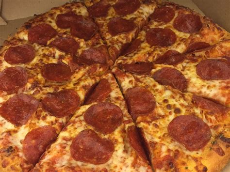 Domino's 14" Pepperoni Pizza Nutrition Facts - Eat This Much