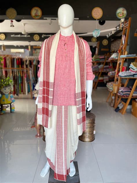 Offwhite hand spun, hand woven, natural dyed cotton pancha kanduva set ...