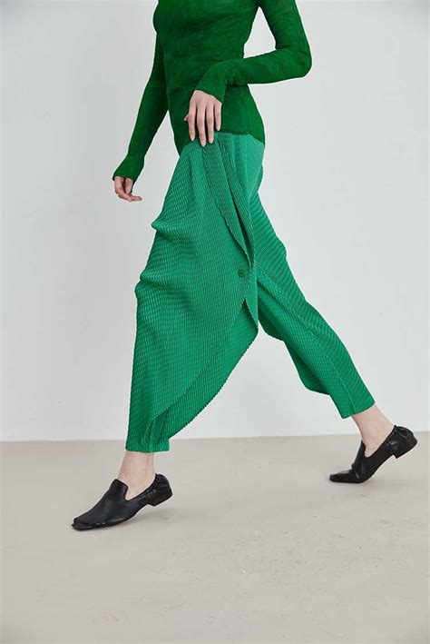 | Pants | LINE SHOPPING