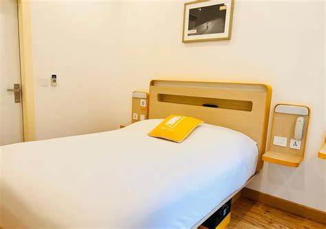 Book Day use hotels in Bangalore with Bag2Bag