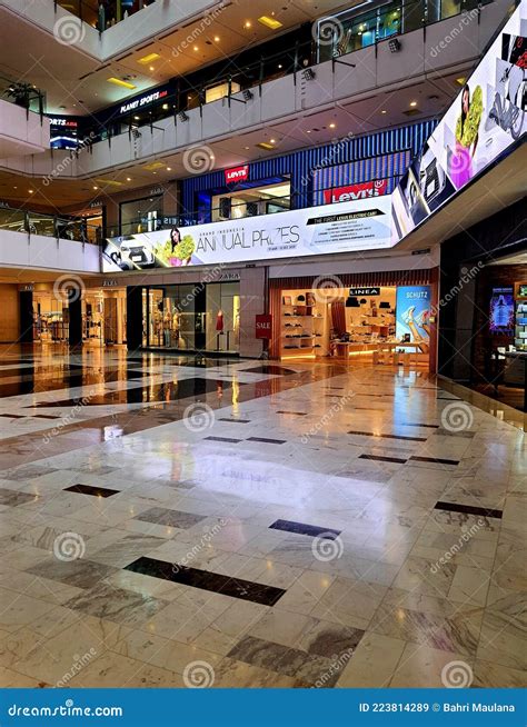 Inside the Main Hall of Grand Indonesia Mall Stock Image - Image of indonesia, infrastructure ...