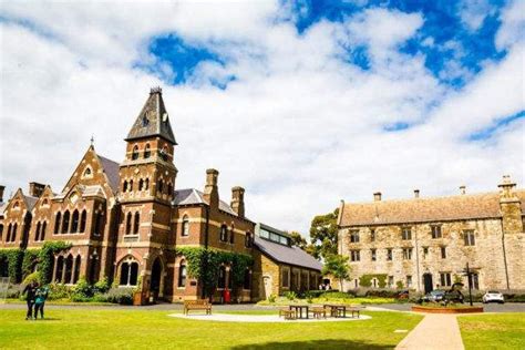 澳大利亚留学读研一年的花费是多少？