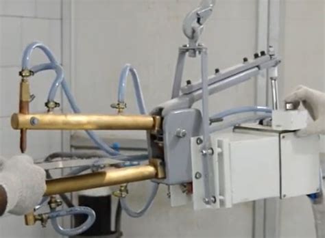 Electroweld Suspension Type Pneumatically Operated Spot Welder Gun 10K ...