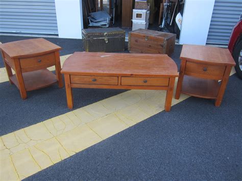 Broyhill Coffee Table And End Tables Rustic