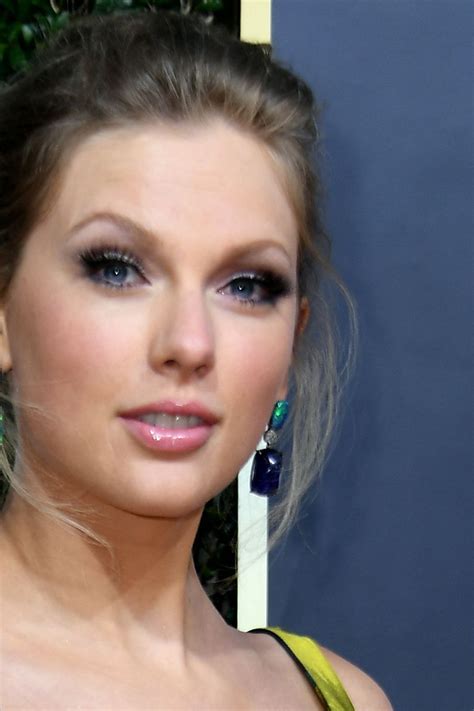 Taylor Swift No Bangs