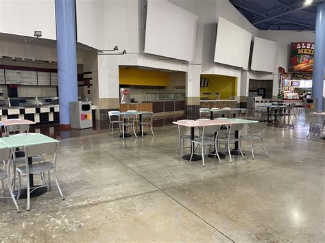 Dead Mall Prizm Outlets Primm, NV : deadmalls