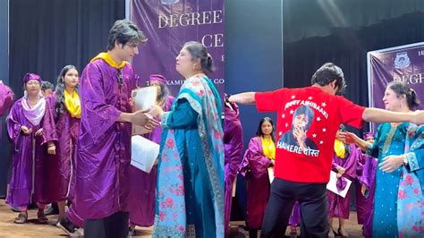 Shah Rukh Khan's Fan Removes Gown, Strikes His Signature Pose After ...