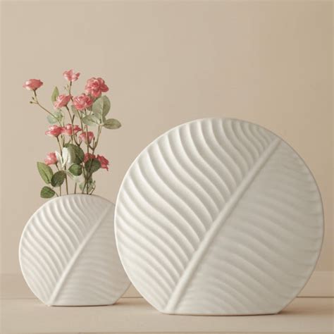 Leaf Vase Online - Premium Vase | Nestasia