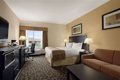 Days Inn & Suites Winnipeg Airport Hotel, Winnipeg - TimesTravel
