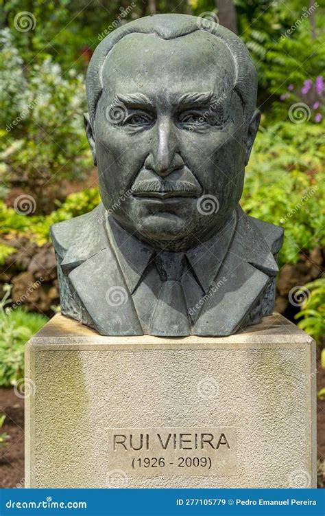 Bust in Honor Engineer Rui Vieira Born in São Martinho, Funchal, on March 29, 1926, Rui Manuel ...