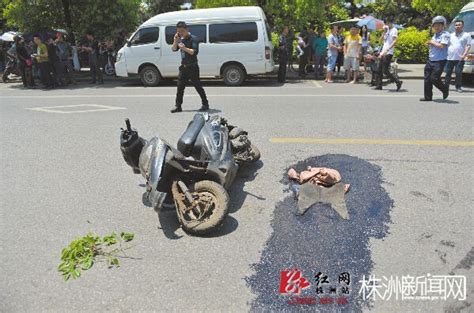 摩托车失控倒地后 司机被迎面三轮车撞击身亡_湖南频道_凤凰网