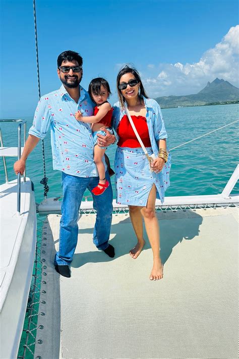 Buy twinning clothes for family at best price | Rajaandraya