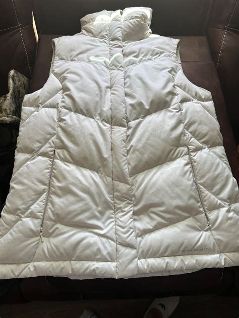 womens Colombia white puffer vest Size small - Gem