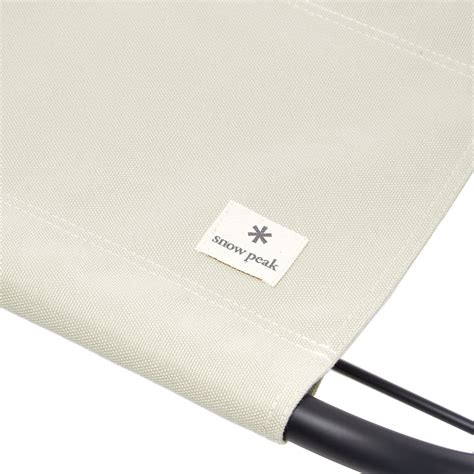 Snow Peak Folding Bench Ivory | END. (AR)