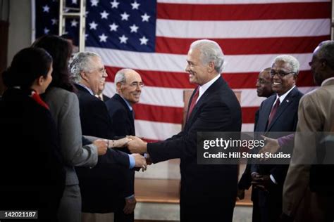 Politician Hand Srance 的图像结果