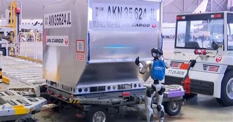 Japanese airport tests humanoid robots in ground handling support roles ...