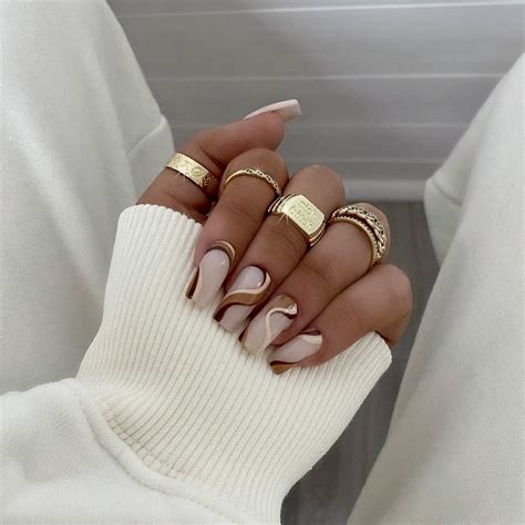 aesthetic nails flowers