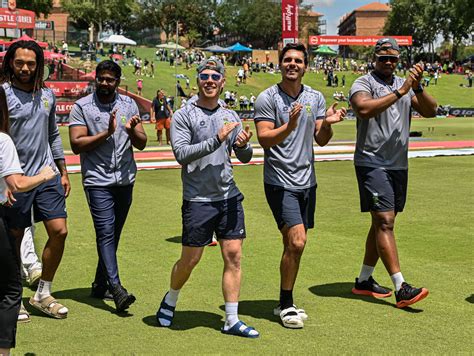 [Watch] Former South Africa and RCB legend joins Proteas for football ...