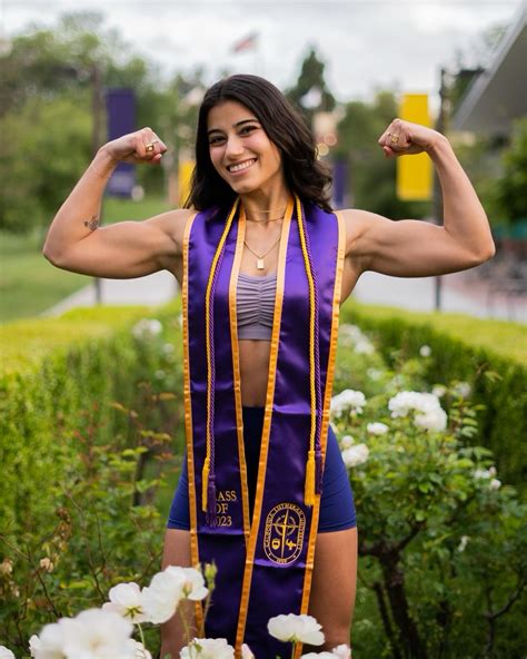Sara Saffari | the mind to muscle connection went crazy 💪👩‍🎓🤯 | Instagram