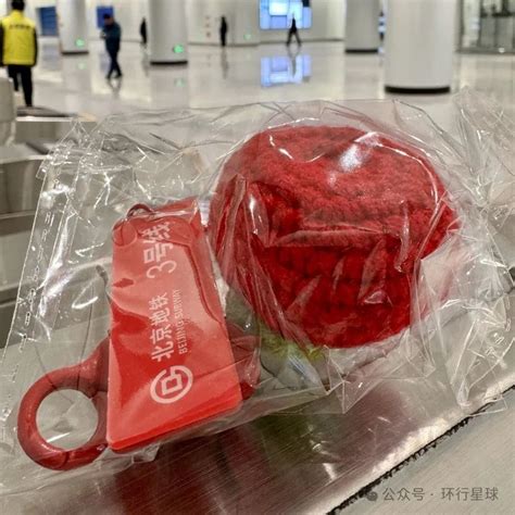 地铁上买什么礼物最新素材