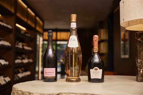 Your Go-To Summer Wines as Recommended by Wine Experts