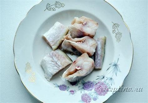 Минтай, тушеный в томатном соусе с овощами - рецепт с фото