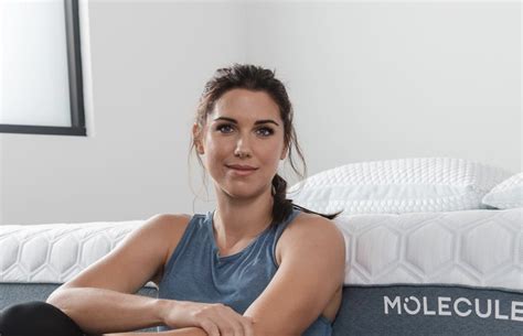 Alex Morgan Style 的图像结果