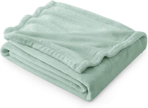 Bedsure Fleece Throw Blanket for Couch - Sage Green Throw Blankets ...