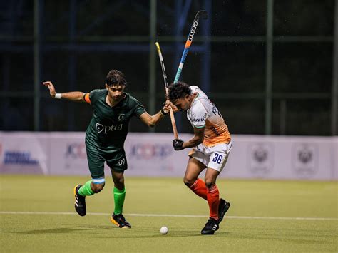 Sultan of Johor Cup: India-Pakistan players shake hands before match ...