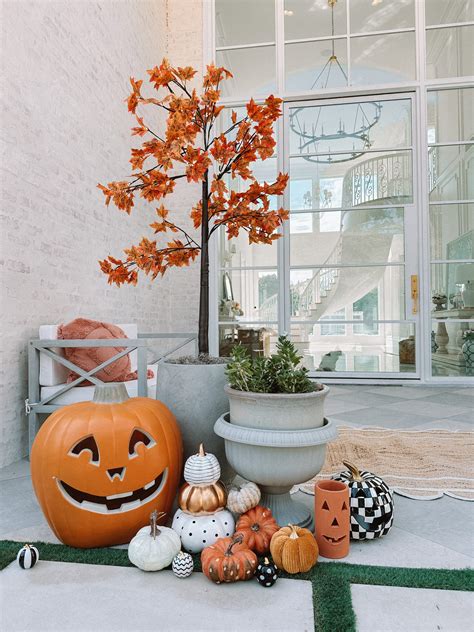 Perfect Faux Fall Tree - Casey Wiegand of The Wiegands