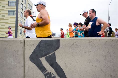 Fat Guy Running 的图像结果