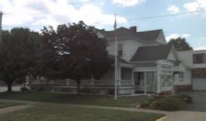Parker-Reedy Funeral Home - West Frankfort, Illinois (IL) - Funeral Flowers