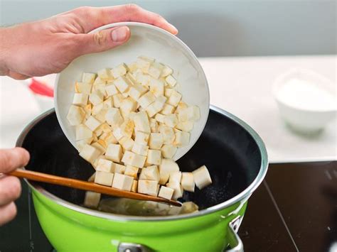 Celeriac Veloute Recipe | Bosch Home Appliances