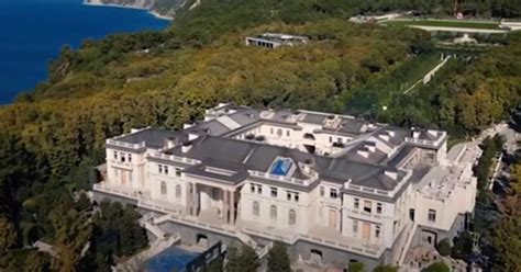 Palais Poutine Russie 的图像结果