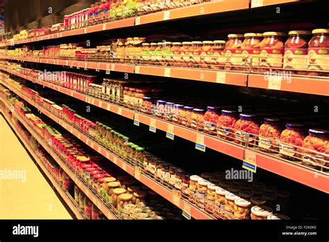 Canned Food Grocery Markwt 的图像结果
