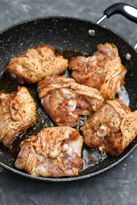 Pan Fried Chicken Thighs Recipe - Chicken Vibes