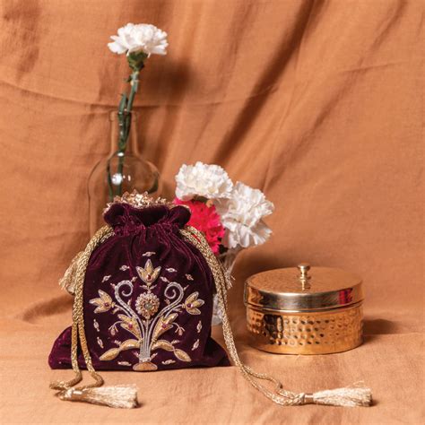 Guldasta Zardozi Potli Wedding Favours – P-TAL