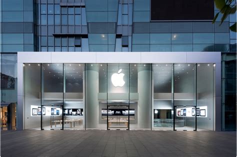 苹果（Apple）2020年重新设计构想的北京三里屯旗舰店 – 米尚丽零售设计网 MISUNLY- 美好品牌店铺空间发现者