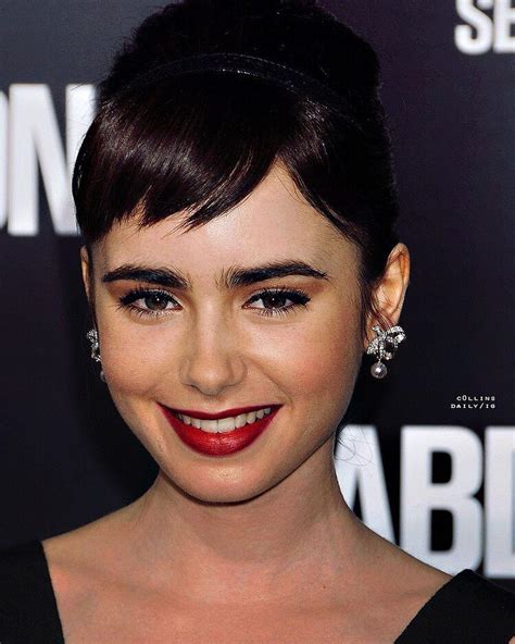 Lily Collins (Yes, the daughter of Genesis’ Phil Collins) : girls_smiling