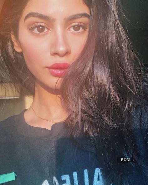 Khushi Kapoor’s captivating pictures in these trendy outfits are surely ...