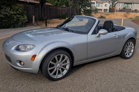 2006 Mazda MX-5 Miata Sport VIN: JM1NC25F660121145 for Sale - Cars & Bids