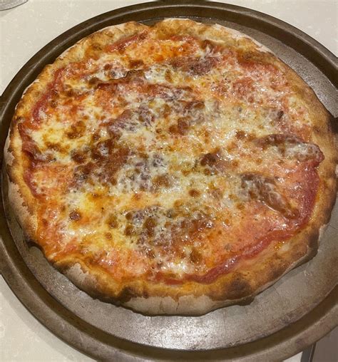 Finally a pizza I am proud of : r/Pizza
