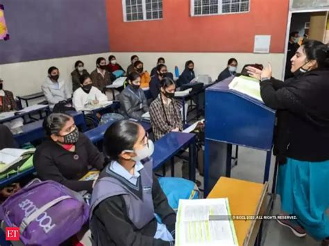 Maharashtra govt doubles scholarship amount for students of 7 minority ...